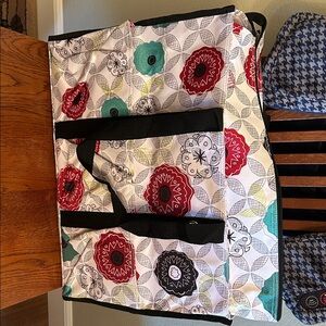 Floral Tote Bag with Black Handles- Thirty One super organizing tote